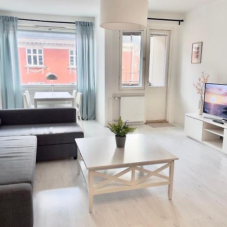 Lovely Central Apartment Хельсинки Экстерьер фото
